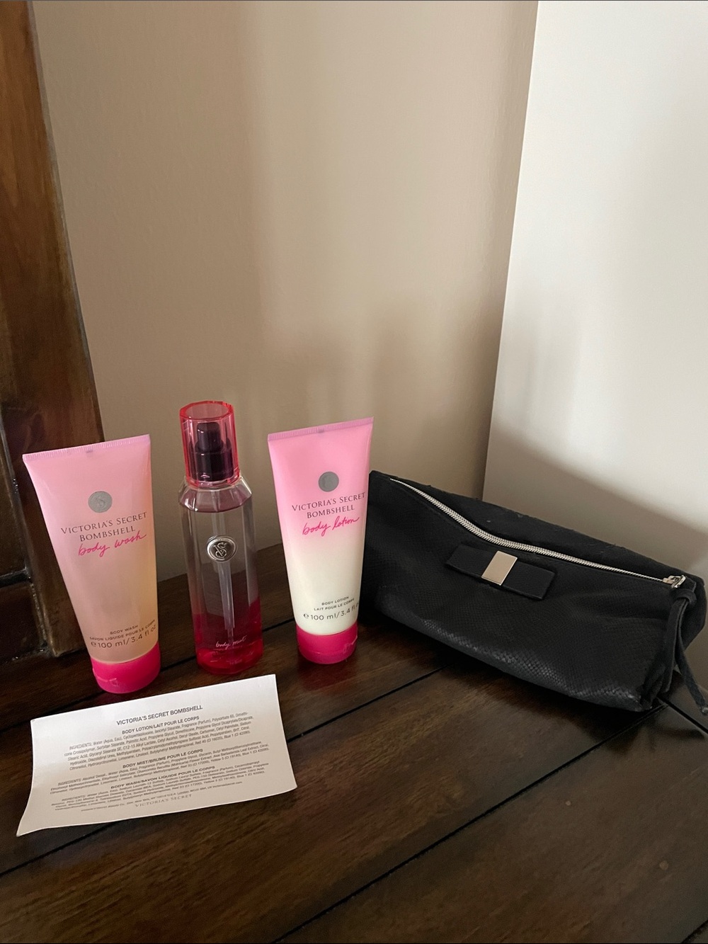 Victoria's Secret Bombshell Gift Set body wash, mist and lotion Y2K  bag vintage